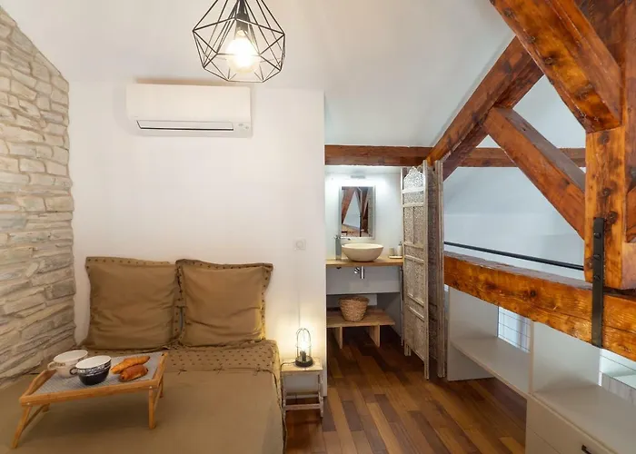 Loft De Standing アパート *